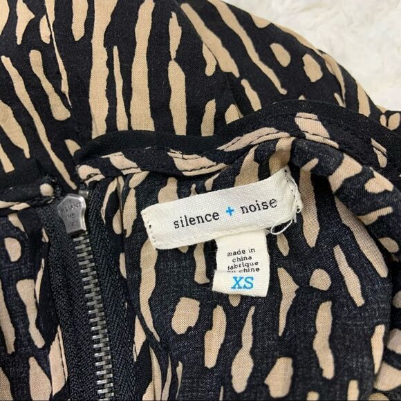 UO Silence + Noise Printed Swing Dress Raw Hem - Picture 6 of 9